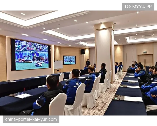 VAR再成焦点：回顾四月多起争议判罚，统一标准呼声再起